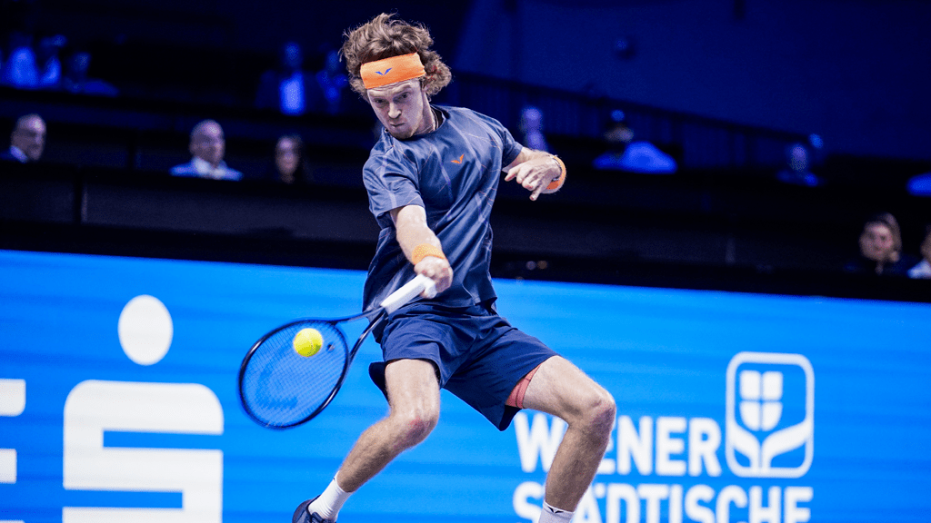 Tokyo Take-Off! Shapovalov Serves Past Johnson