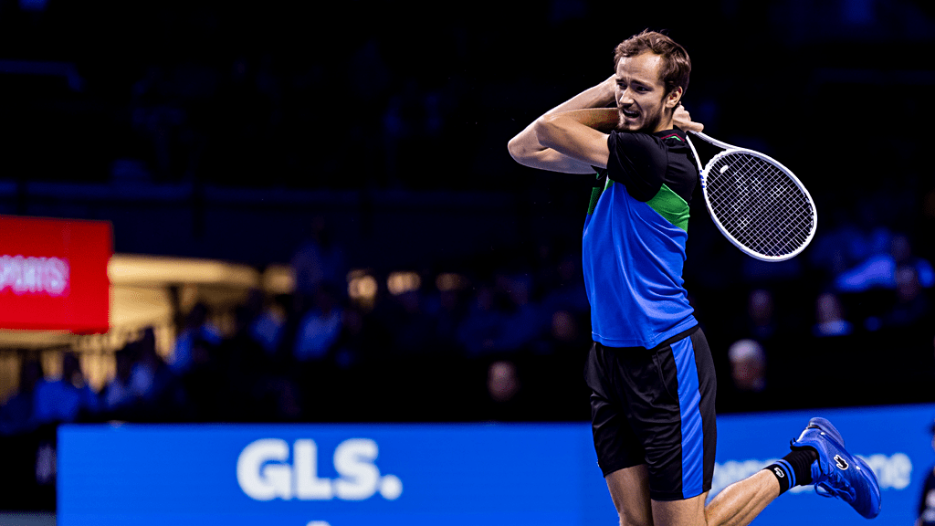 Tokyo Take-Off! Shapovalov Serves Past Johnson