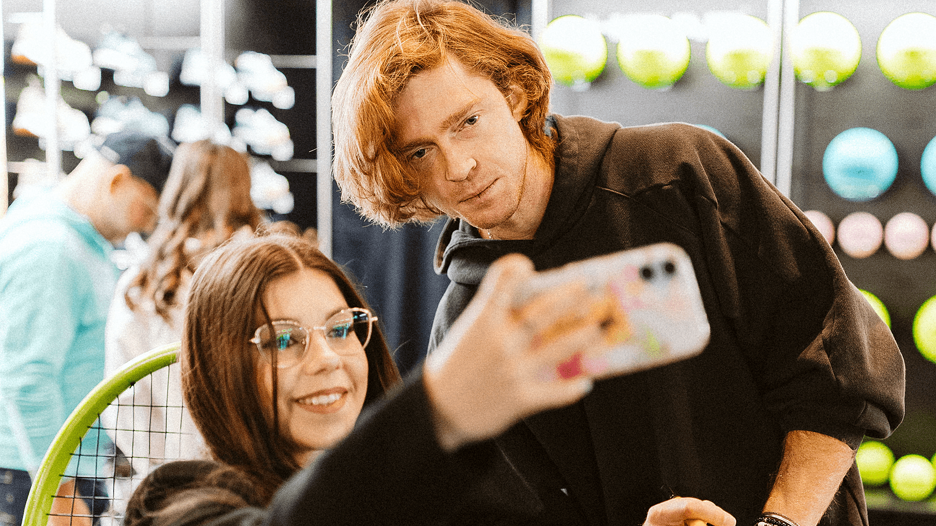 Andrey Rublev bei der Autogrammstunde im Tennis Village