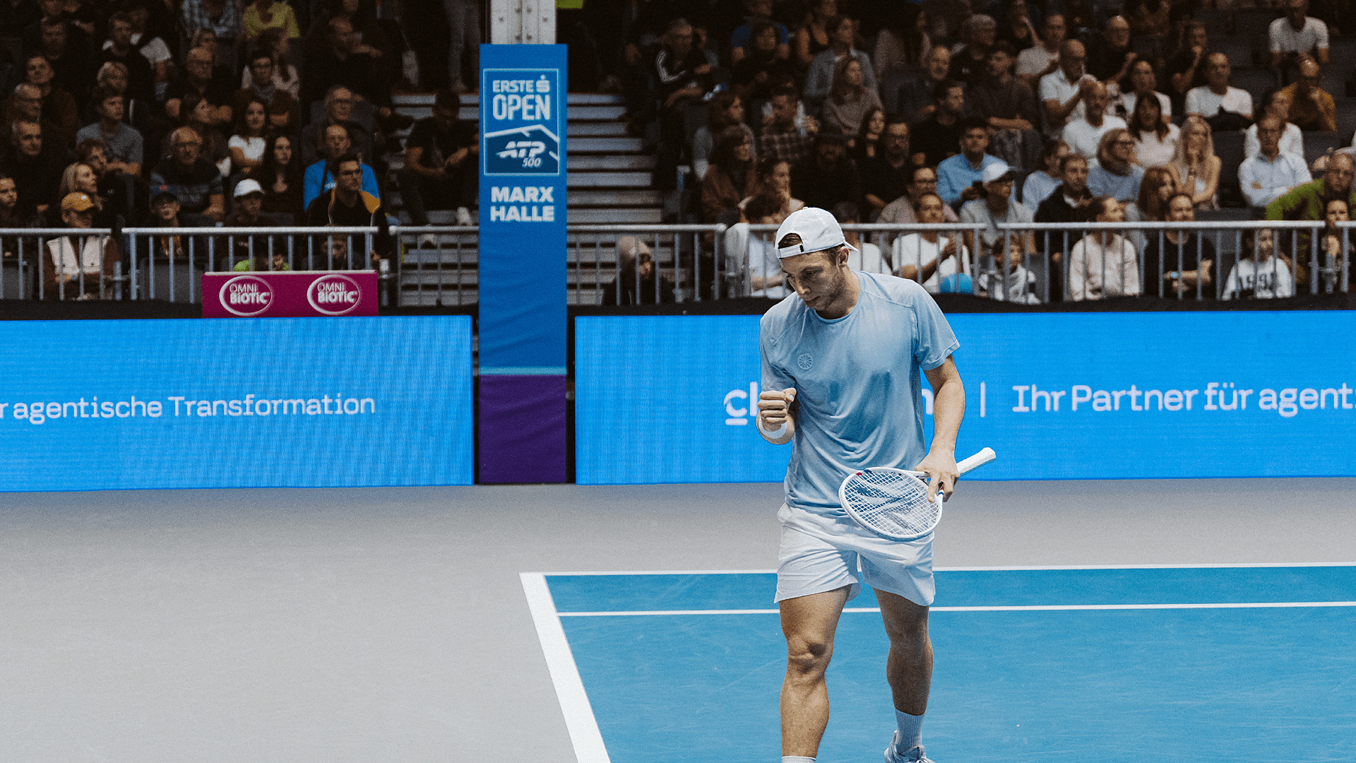 Volle Ränge beim Match zwischen Tallon Griekspoor und Brandon Nakashima